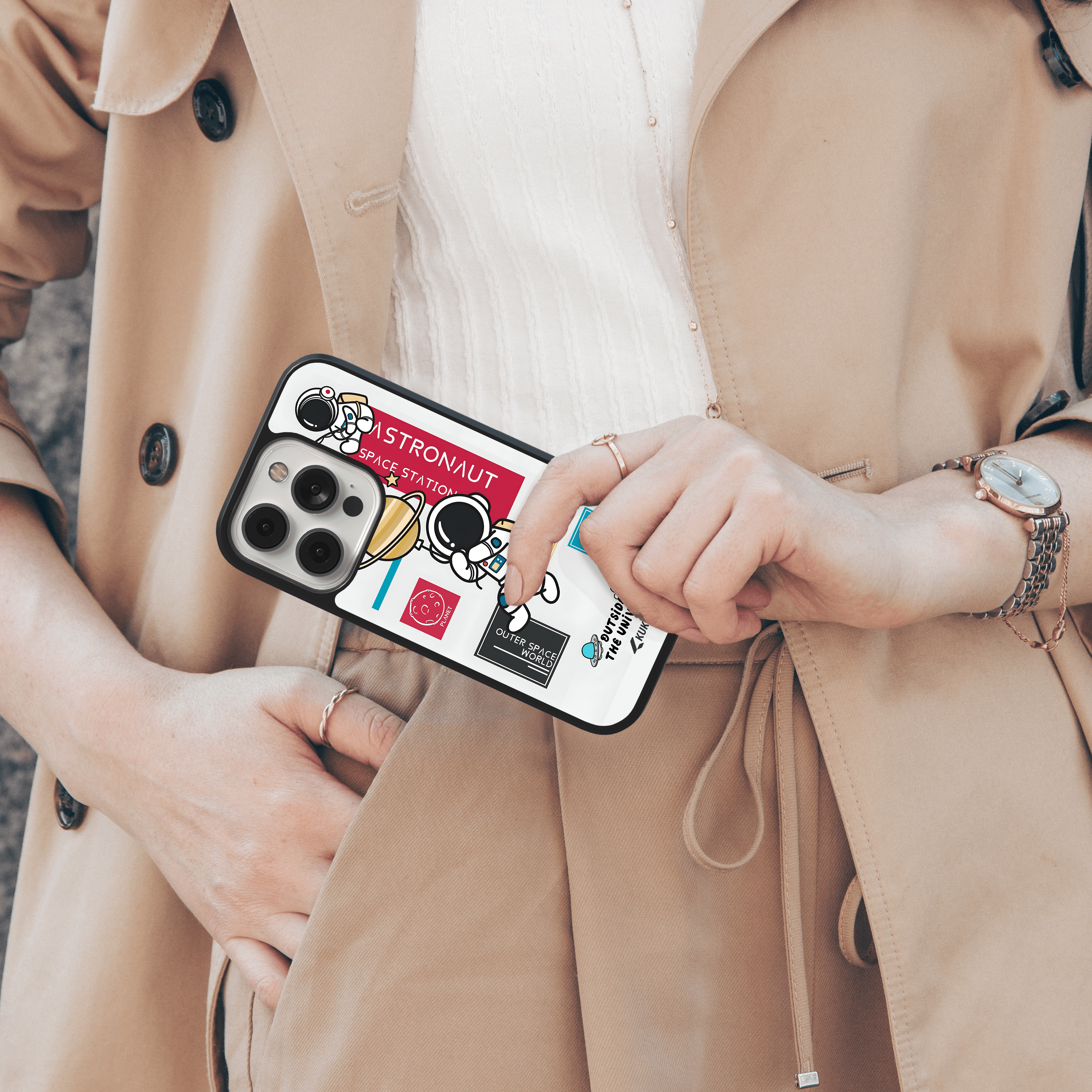 Cute Astronaut Mobile Case - Cartoon Space Adventure Design