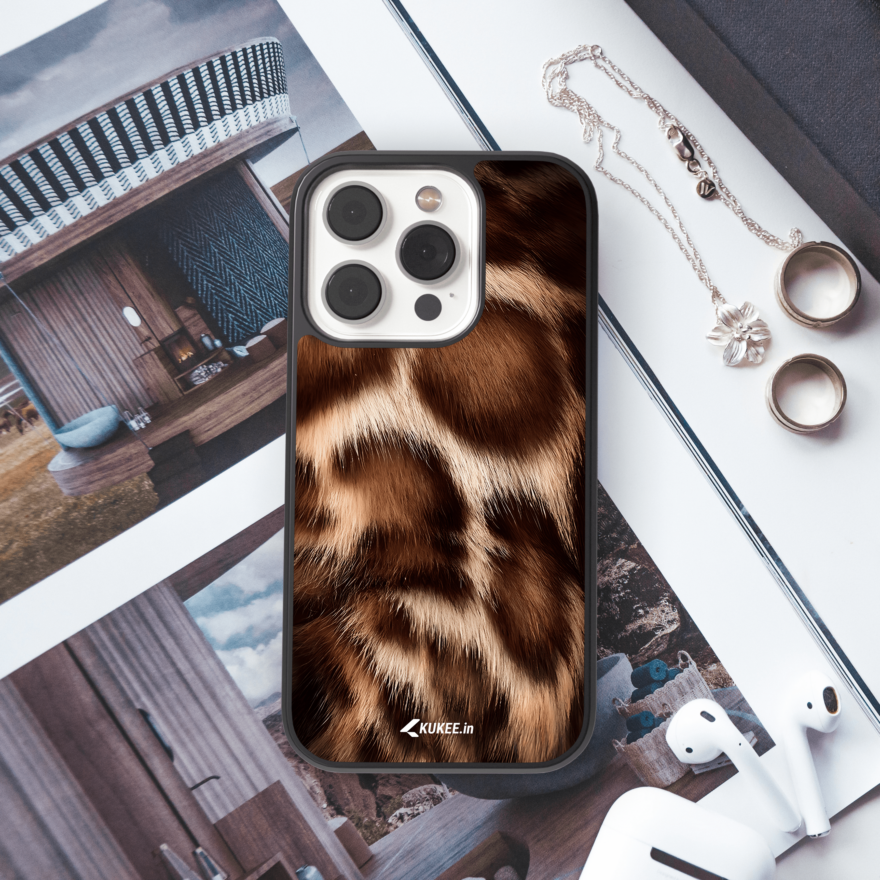 Stylish Cheetah Print Mobile Cover - Bold Spotted Pattern