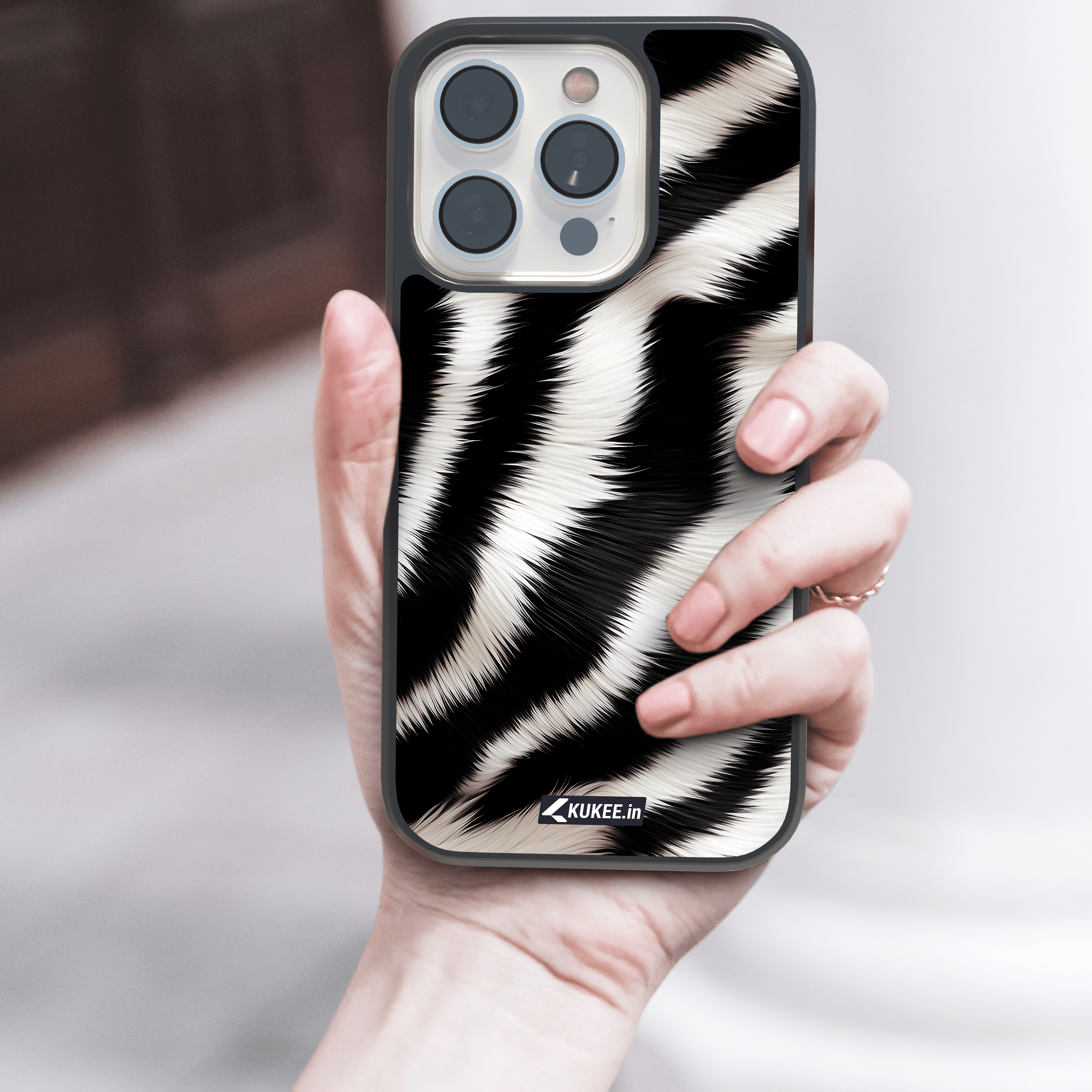 Classic Zebra Print Mobile Case - Bold Black and White Stripes